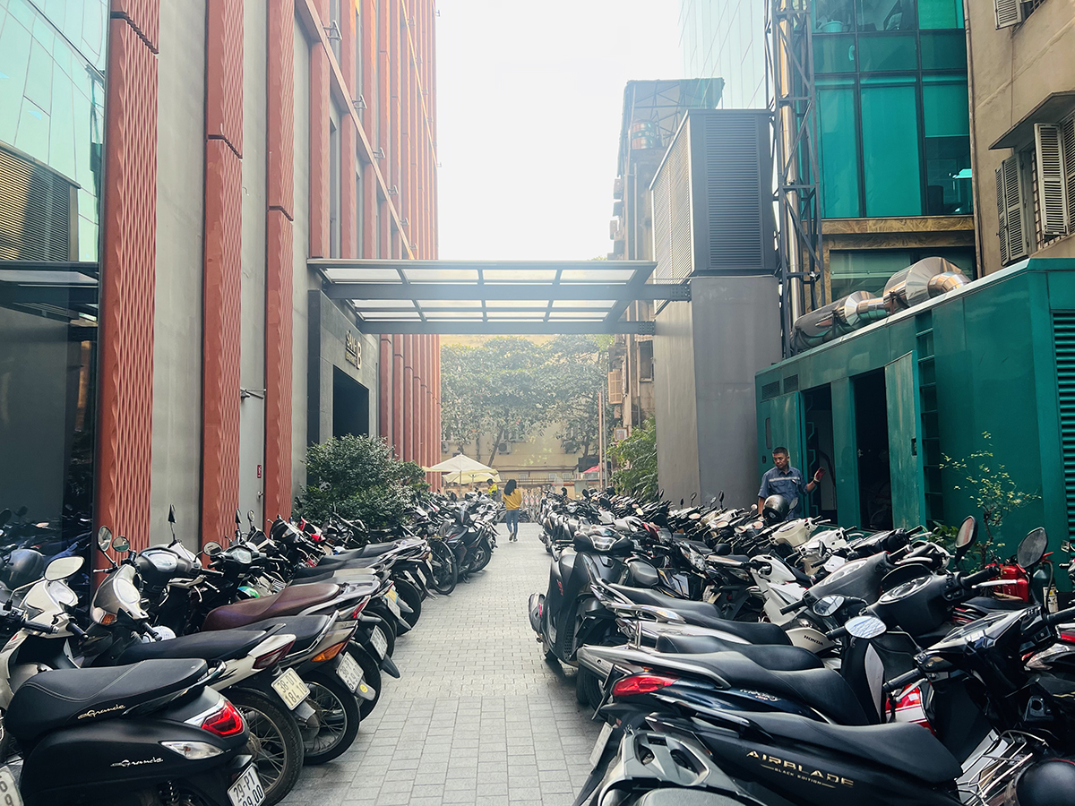 Bãi đỗ xe tòa nhà Conico Tower