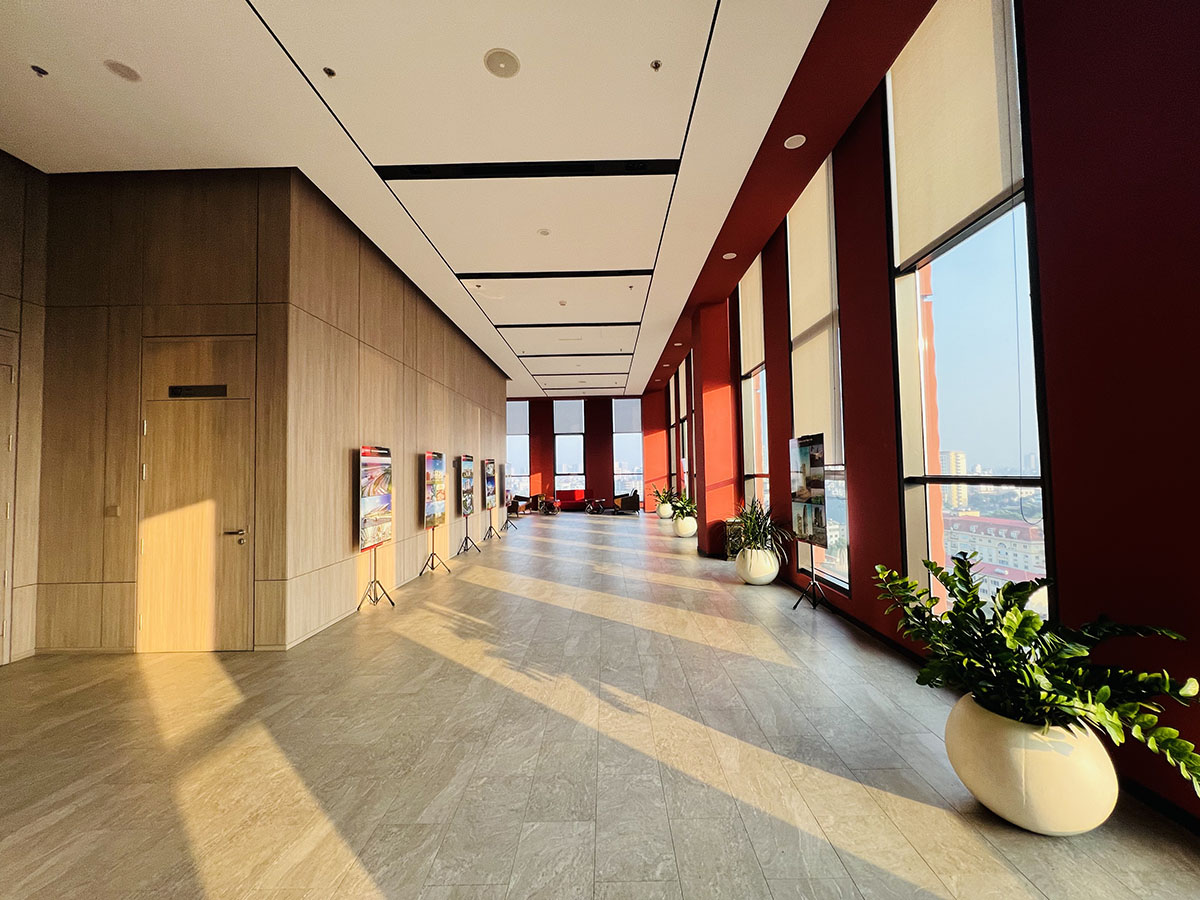 Sảnh tòa nhà Conico Tower